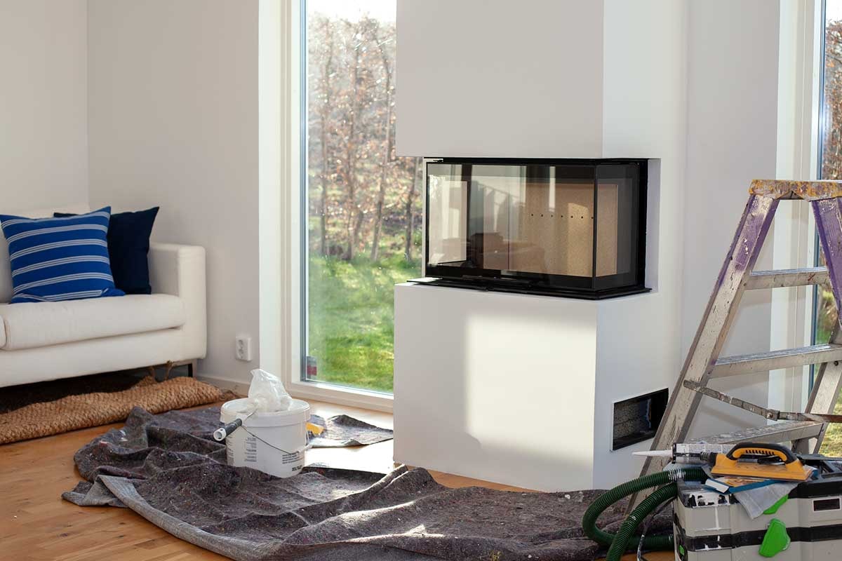 Renovering av peis, til illustrasjon for regler for oppussing og renovering