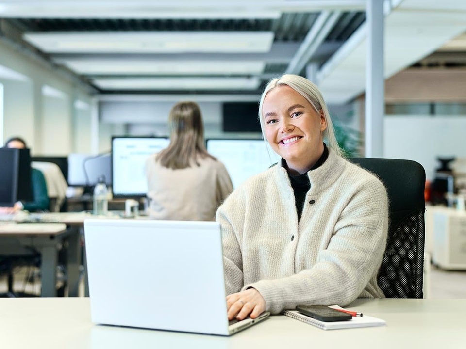 Emilie jobber som boliglånsrådgiver i BN Bank og hjelper deg med mellomfinansiering