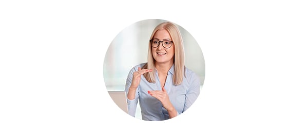 Silje Havdal som snakker, til illustrasjon for låne eller spare