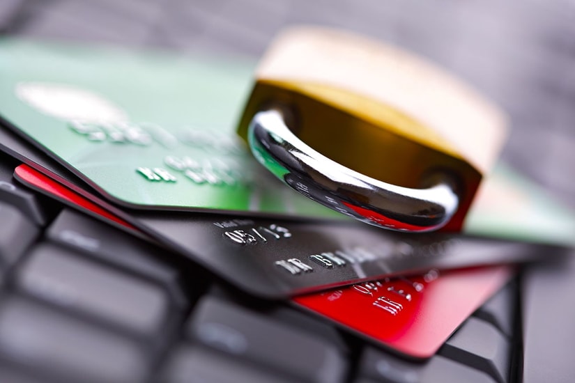 Bankkort og hengelås