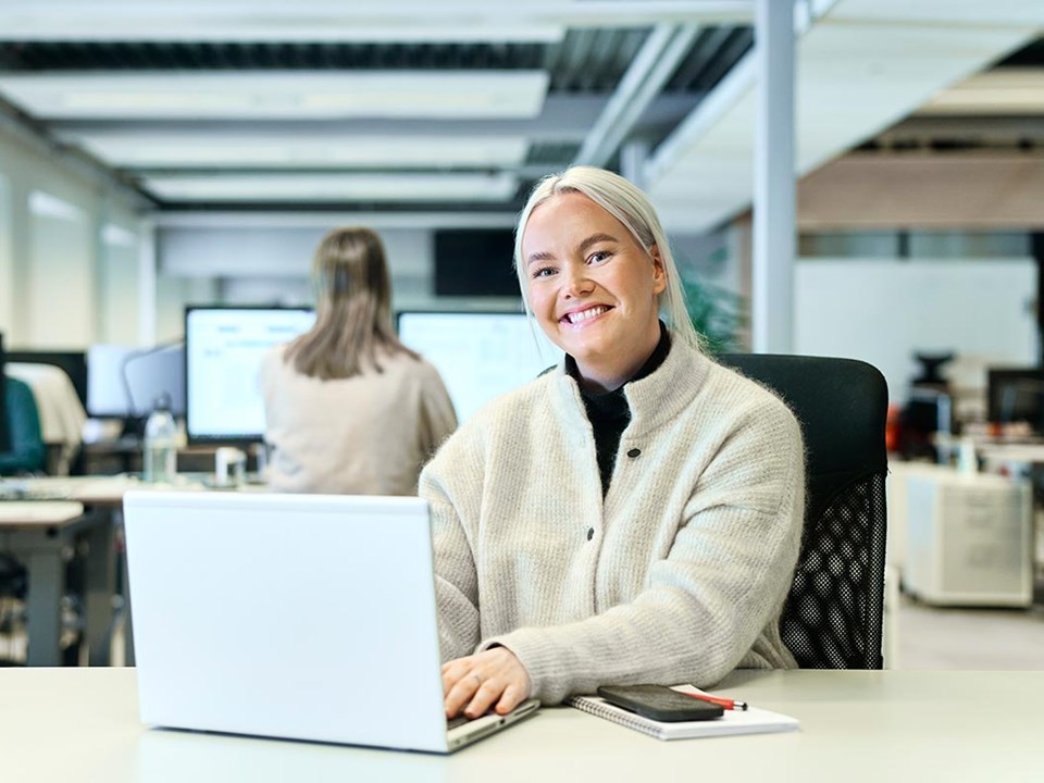 Emilie jobber som boliglånsrådgiver i BN Bank og hjelper deg med mellomfinansiering