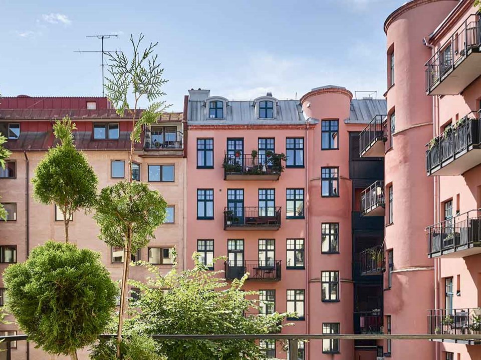 Bakgård i gammel bygård