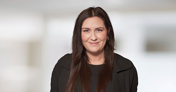 Portrett av bedriftsrådgiver Ailin i BN Bank, til illustrasjon for bedriftskunde i BN Bank